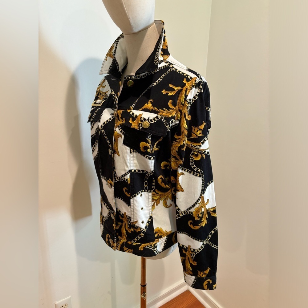 90s ACANTHUS & CHAIN JEAN JACKET WHITE, BLACK, & GOLD PATTERN BRASS TONE DETAILS - Picture 3 of 11